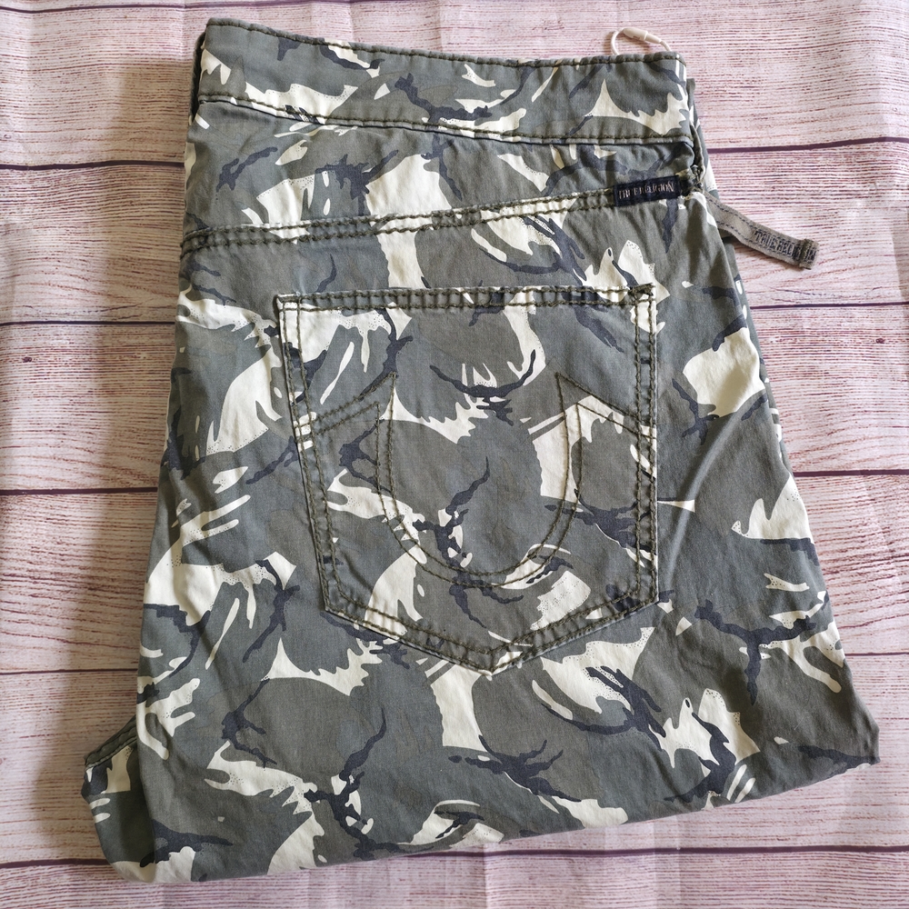 True Religion Jeans  Camo Runner Men's  Size 36 Camo Jogger Pants